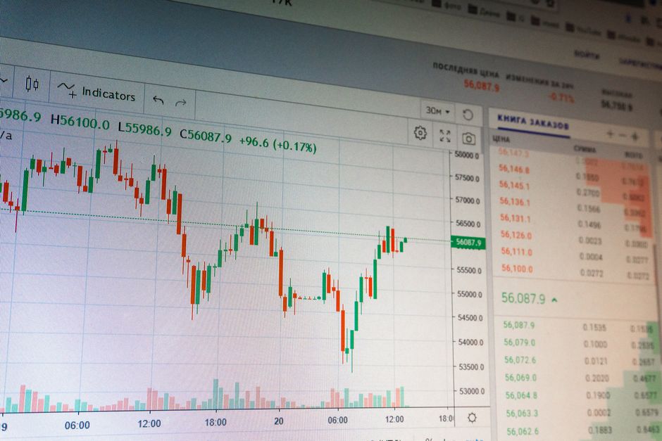 2026년 6월 14일 (일) 한국 금융시장 동향 — Close-up of digital cryptocurrency market graph showing price fluctuations and trading data.